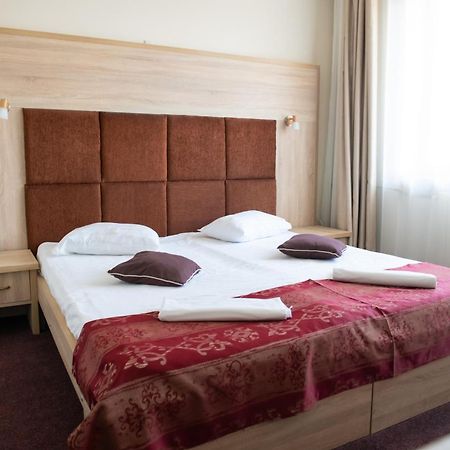 Hotel Panoramic Рымнику-Вылча Экстерьер фото