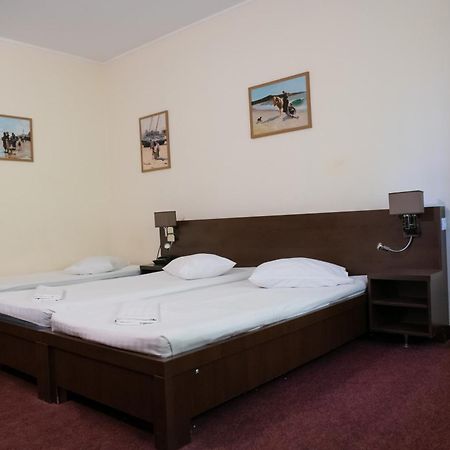 Hotel Panoramic Рымнику-Вылча Экстерьер фото