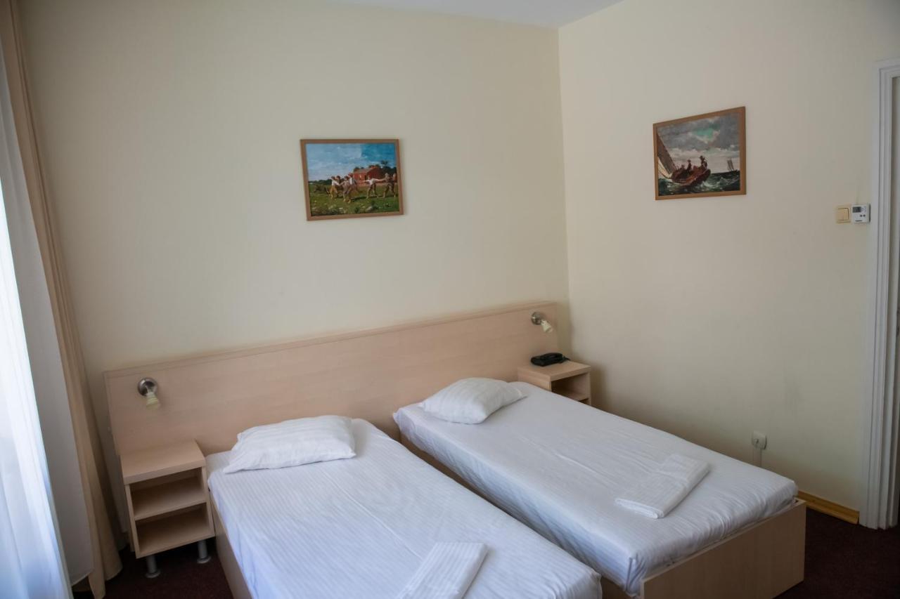 Hotel Panoramic Рымнику-Вылча Экстерьер фото