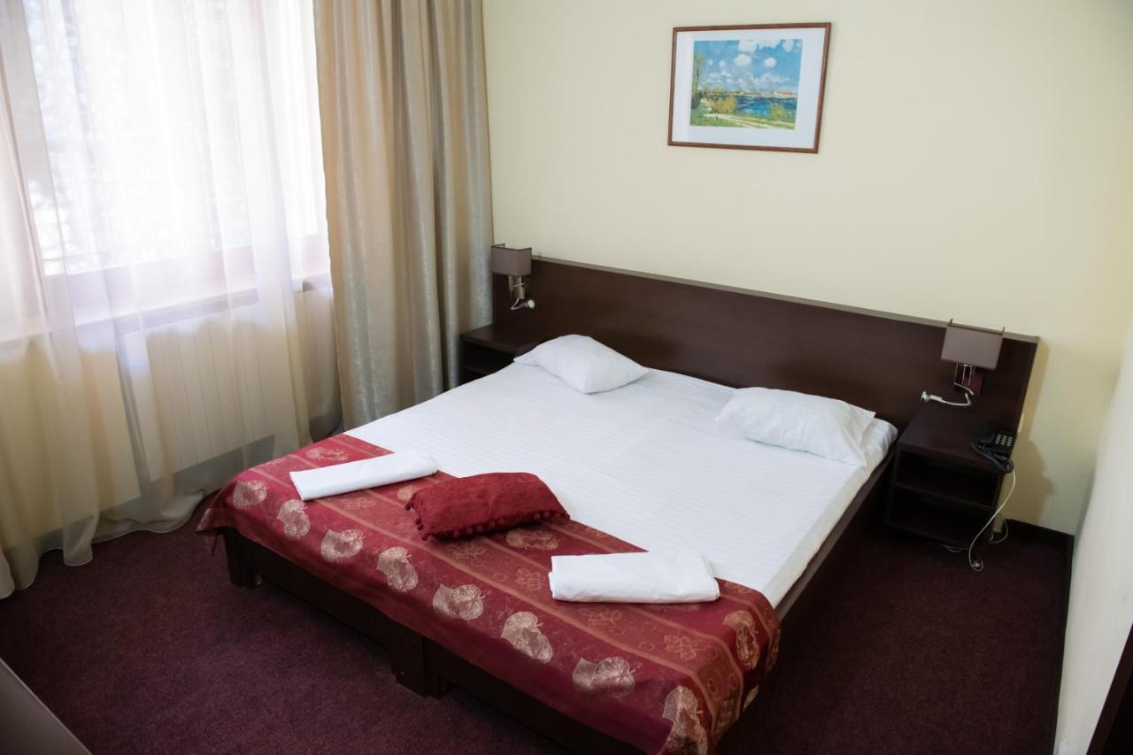 Hotel Panoramic Рымнику-Вылча Экстерьер фото