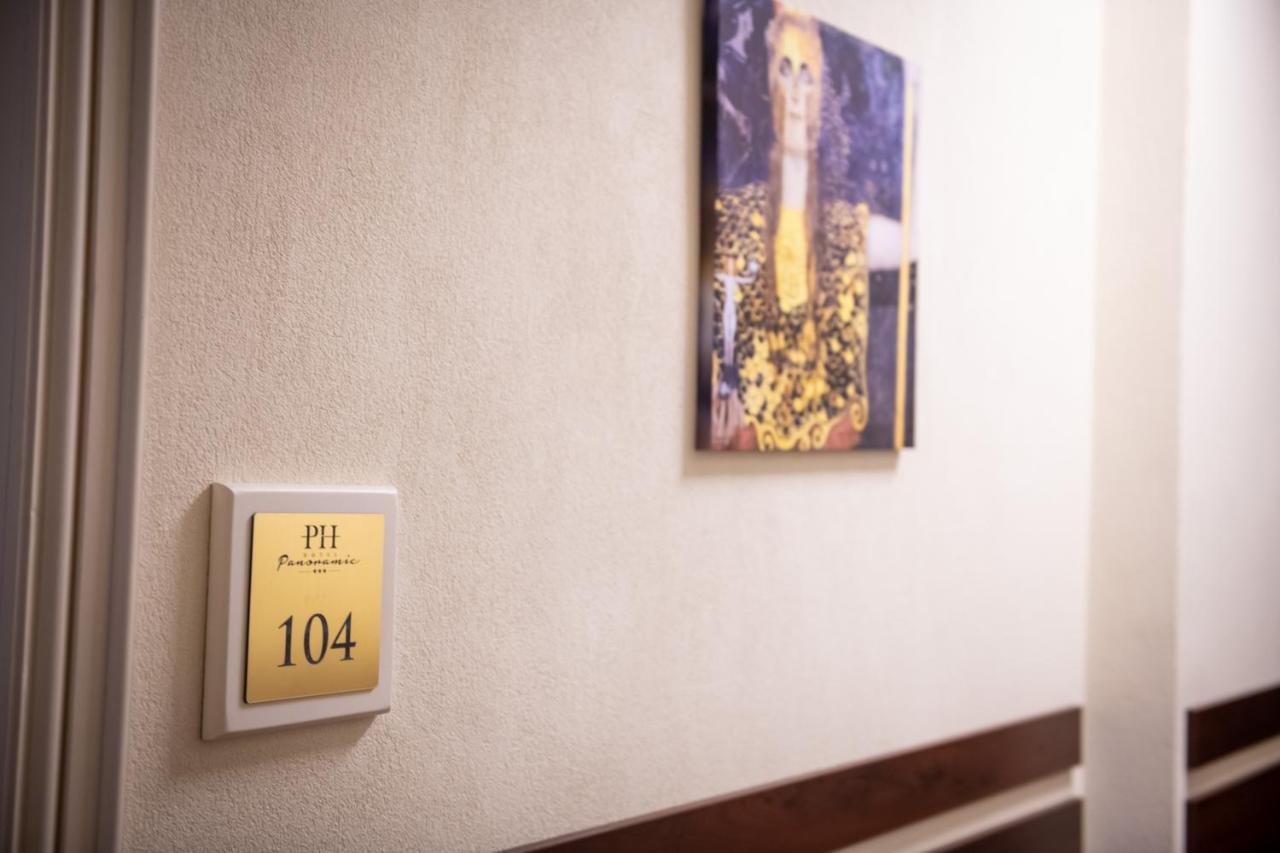 Hotel Panoramic Рымнику-Вылча Экстерьер фото