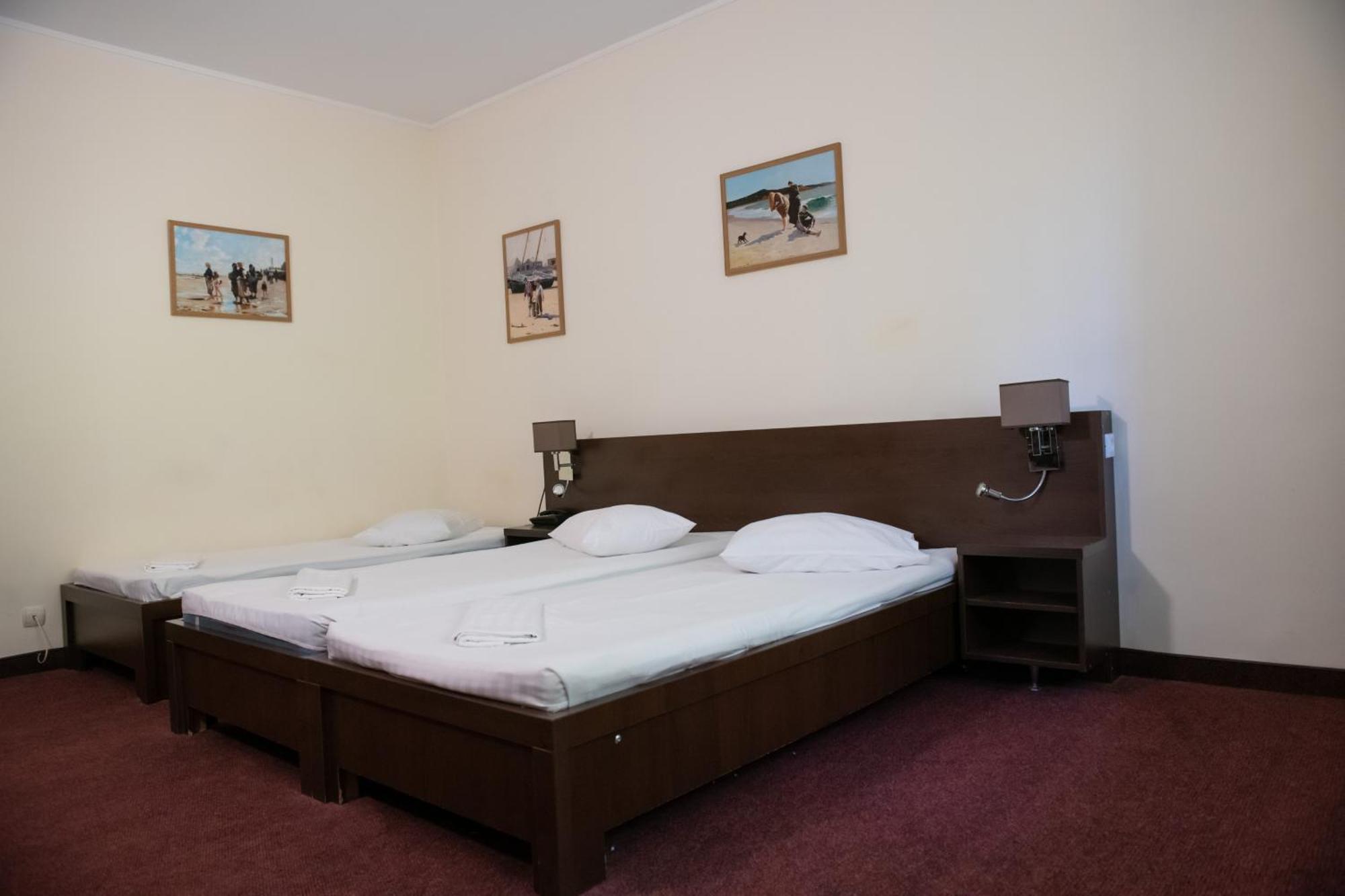 Hotel Panoramic Рымнику-Вылча Экстерьер фото